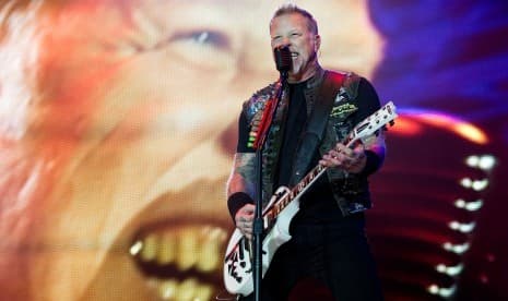 James Hetfield Direhabilitasi, Metallica Tunda Tur Dunia