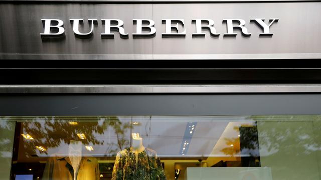 Burberry Bakar Produk-produk Tidak Laku Senilai Rp 500 Miliar