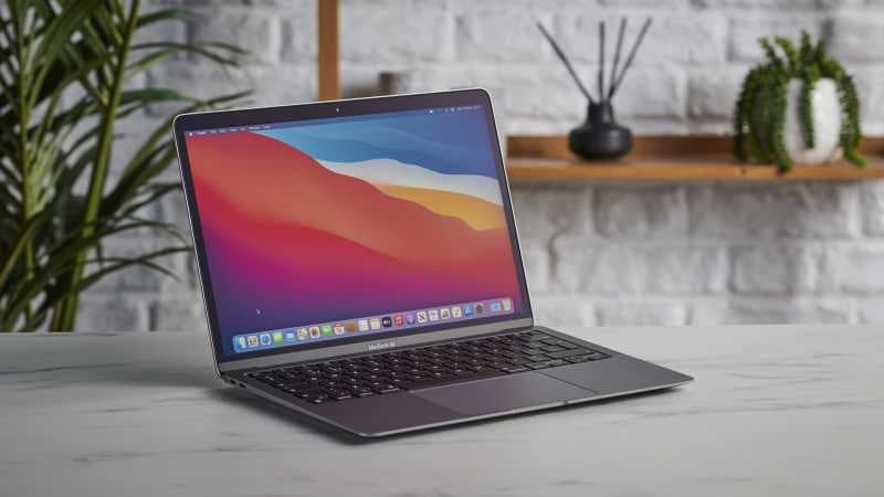 Sabar, Apple MacBook dengan Layar OLED Hadir 2 Tahun Lagi