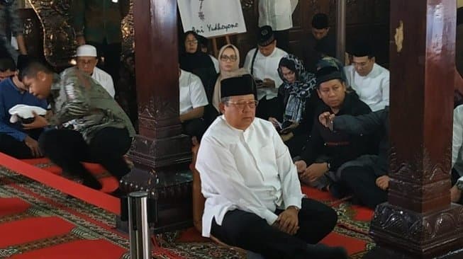 Datang ke Persemayaman Ibunda, Tangis SBY Pecah