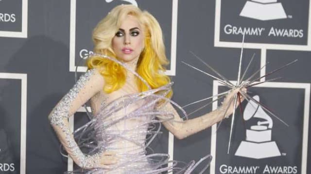 Aksi Gila Lady Gaga di Super Bowl Terinspirasi SpongeBob?